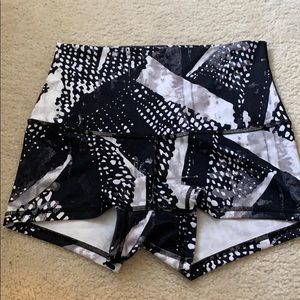 Lululemon size 6 shorts
